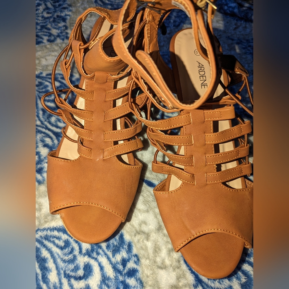 ARDENE Caged Open Toed Wedge Sandals with Buckels 10 New